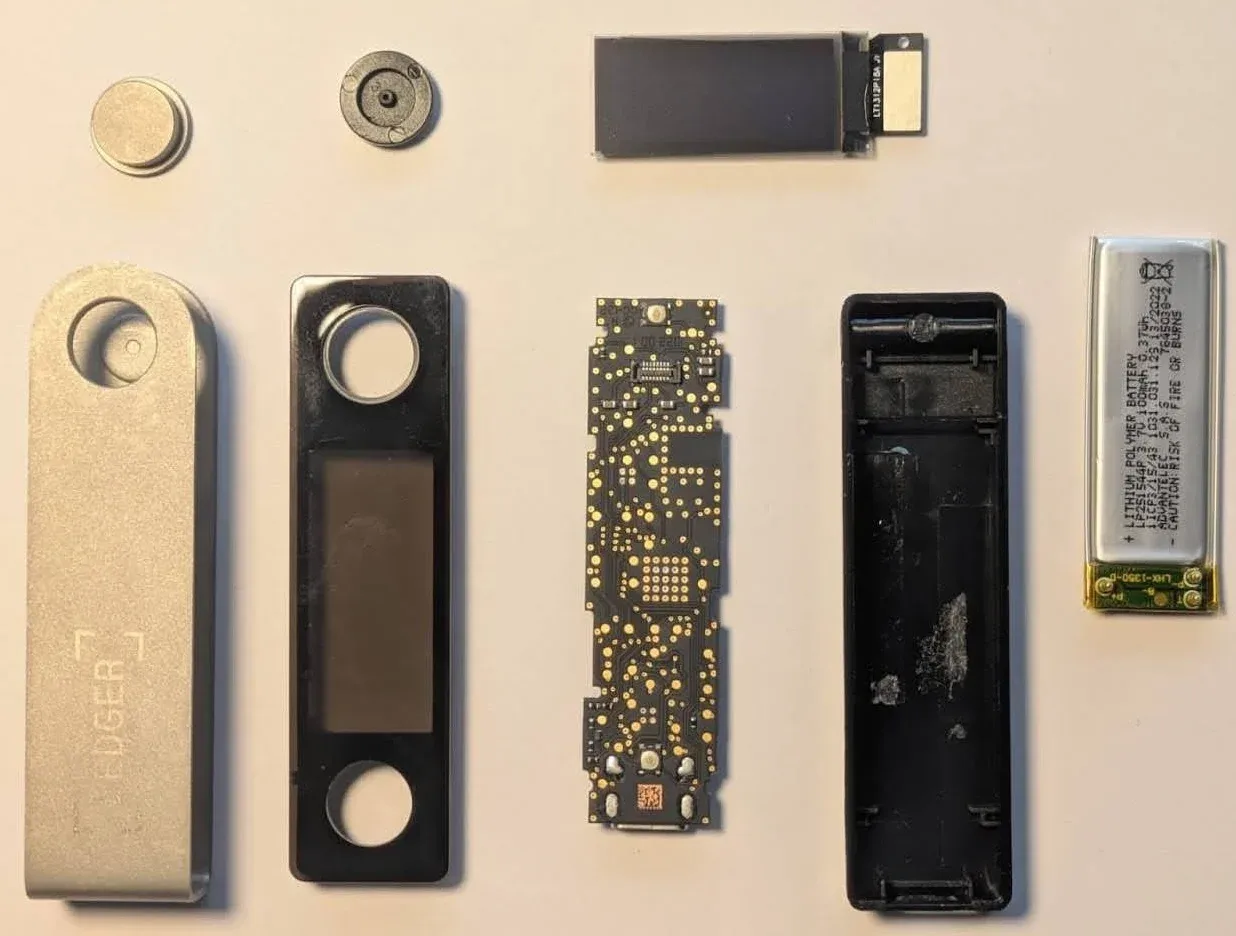 Ledger Nano X tháo rời – các linh kiện bên trong (ảnh 1)
